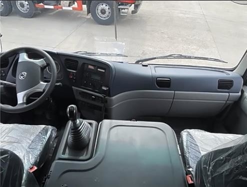 Diesel 170HP Power Custom off-road militaire voertuigen 4x4 bus 6m carrosserie 17 zitplaatsen