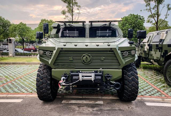 China Verdedig Bulletproof Custom Off Road Militair Voertuig 6x6 300pk Battlefield Equipment