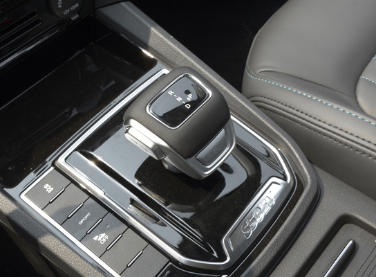 DONGFENG zuivere EV-Elektrische voertuigen 5 Seater-Auto NEDC 415KM Afstand in mijlen Enige Motor