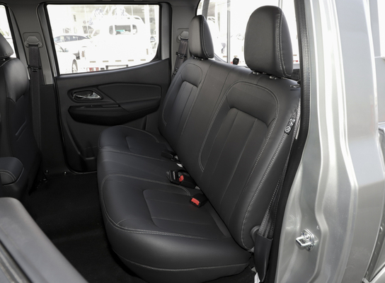 4 Deurpick-up met vier cilinders 4WD 5 Zetels2.4l Verplaatsing 1.4m Ladingstank