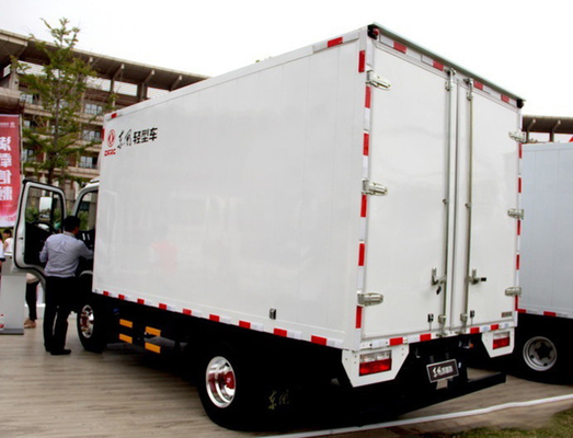 Cummins-Vrachtwagen 4X2 150 - 250 HP GVW 6 van de Motor de Lichte Lading - 12T
