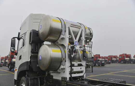 Van de het LNGcng Tractor van het goederenvervoer van de de Aanhangwagen500hp Motor de Tractiemassa 32,4 Ton