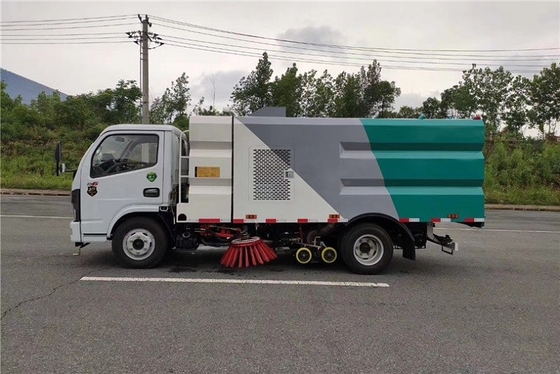 Diesel Gemeentelijke Hygiënevrachtwagen 4x2 130 HP-Wielbasis 3300mm de Vrachtwagen van de Straatveger
