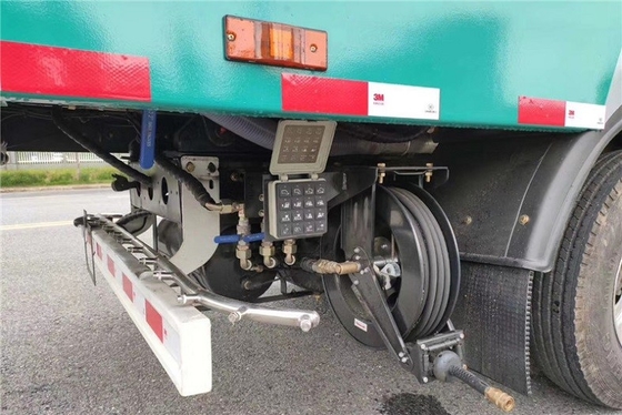 Diesel Gemeentelijke Hygiënevrachtwagen 4x2 130 HP-Wielbasis 3300mm de Vrachtwagen van de Straatveger